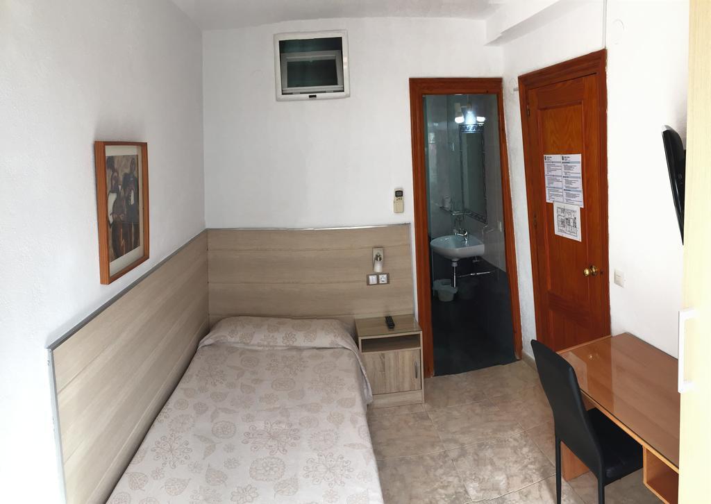Hostal La Pilarica Марбелья Екстер'єр фото